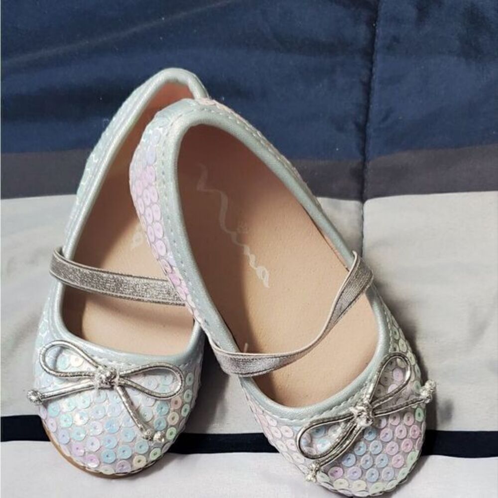 Nina Mary Jane Flats Girls Size 6 Silver Excellent Iridescent Sequin‎ Bow Shoes